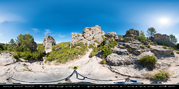 Kalksteinsulen und
                                            Figuren im Wandergebiet
                                            Cirque de Moureze.