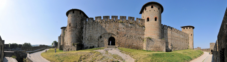 Zwischen den Mauern von
                                          Carcassonne