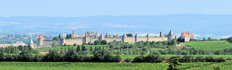 Blick von Sden auf
                                          Carcassonne