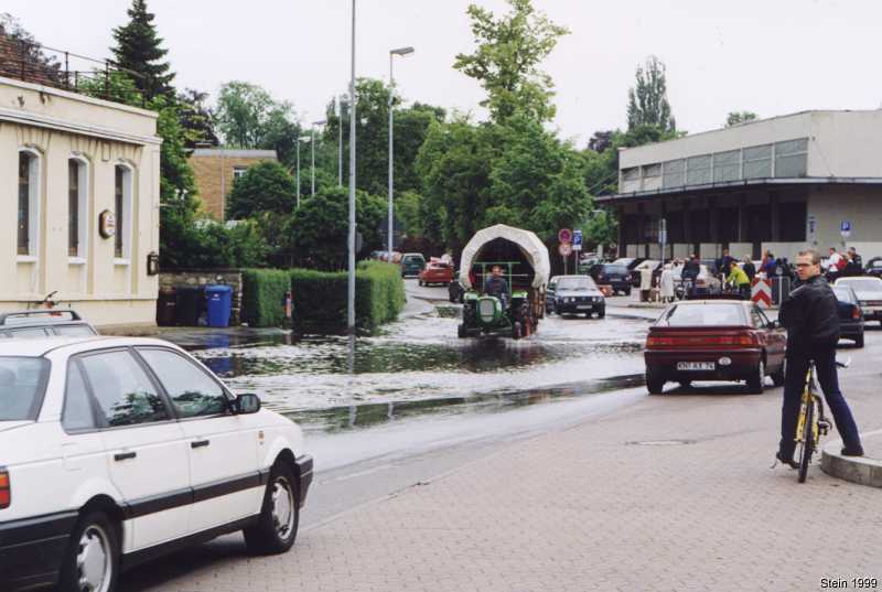 Bahnhofsvorplatz
                                        (Busbahnhof)