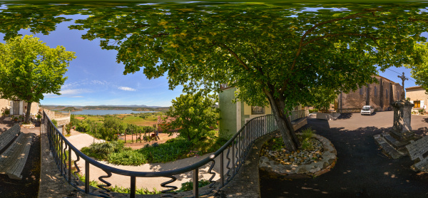 Liausson nhe Clermont
                                            l'Herault, Languedoc,
                                            Frankreich Kugelpanorama mit
                                            Blick auf den Salagou See